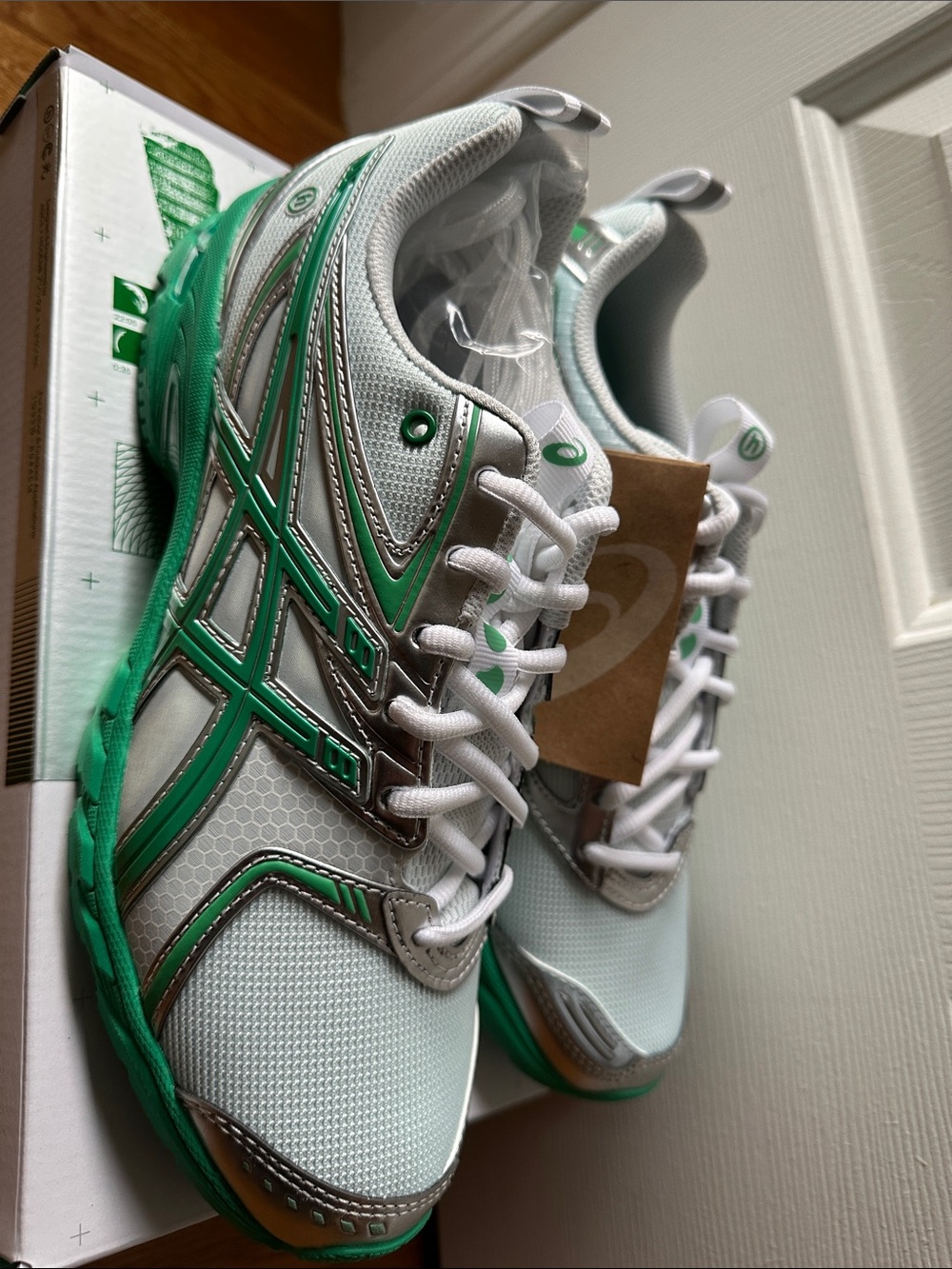 ASICS Gel-DS Trainer 14 White & Green Blarney Performance Running sneakers NIB